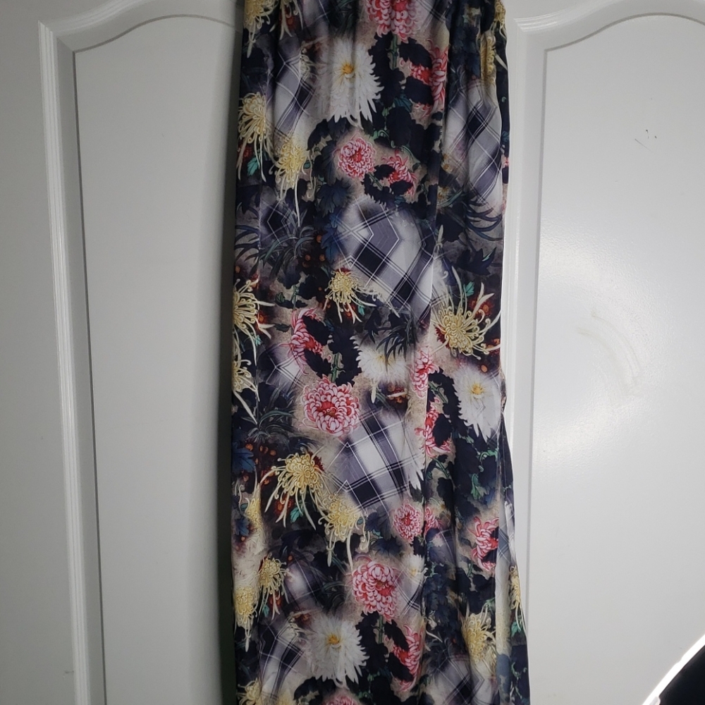 Long flower skirt with slit on side